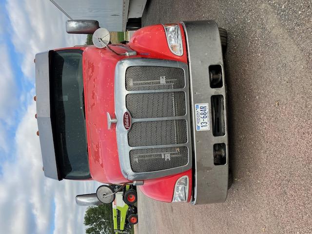 2006 Peterbilt 387 truck for sale in Laure, NE - Photo 2